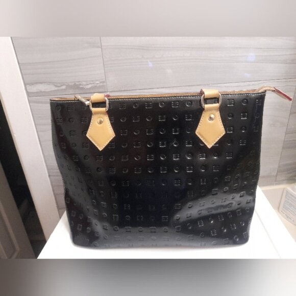 Arcadia - Patent Leather Shoulder Bag - Picture 7 of 14